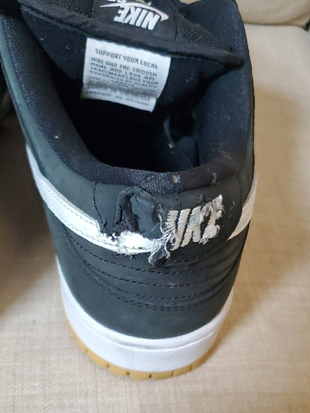 Nike Low-Top Sneakers in Black and White with Gum Outsole 12 - Picture 6 of 12